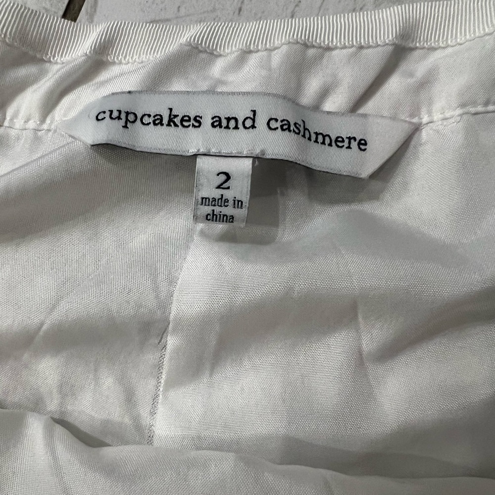 Cupcakes and Cashmere| High waisted white eyelet shorts. Lined. Size 2. - Picture 5 of 8